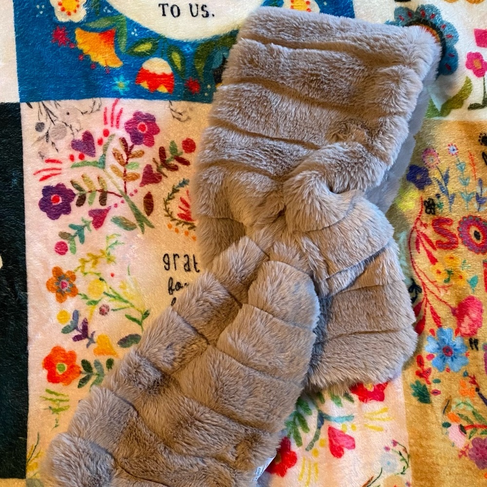 Never used 35 inches in length, Faux Fur Pull Through Scarf
